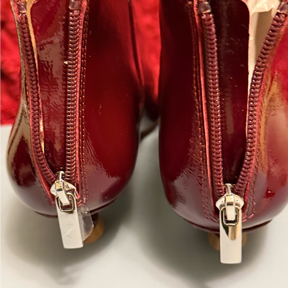 🔥Chic Burgundy Patent Leather Ankle Boots - Picture 3 of 4